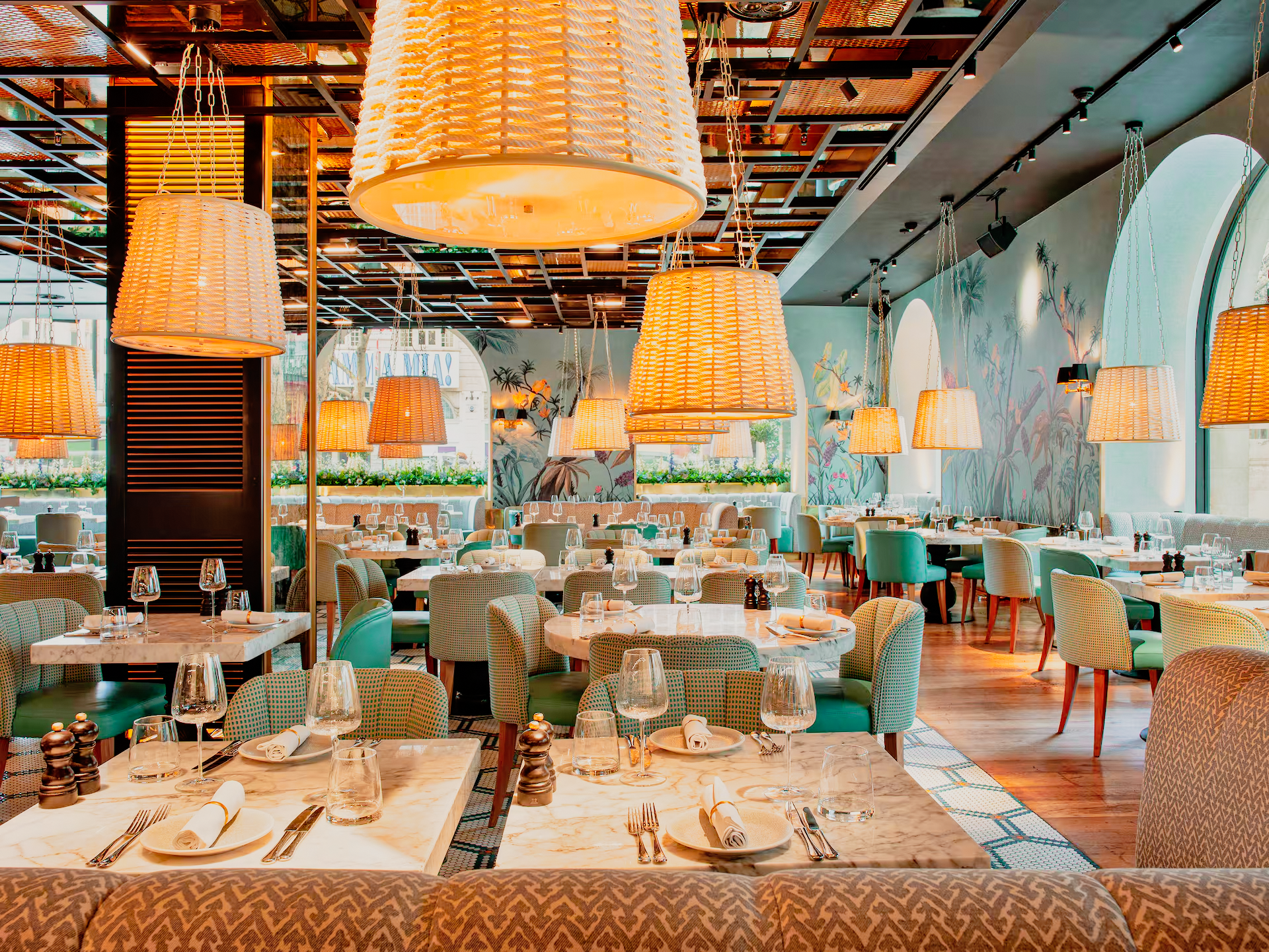 LUCIANO BY GINO D'ACAMPO : Londra / İNGİLTERE — 4